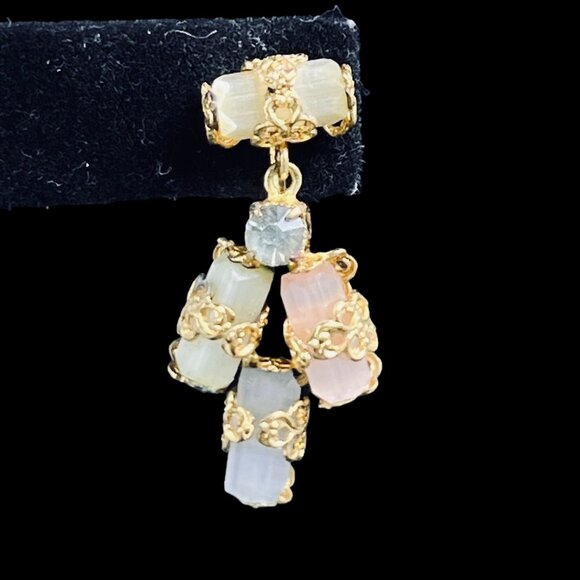 Vintage Gold Tone With Pastel Glass Crystals Dangle Screw Back Earrings (5288) - Picture 3 of 7
